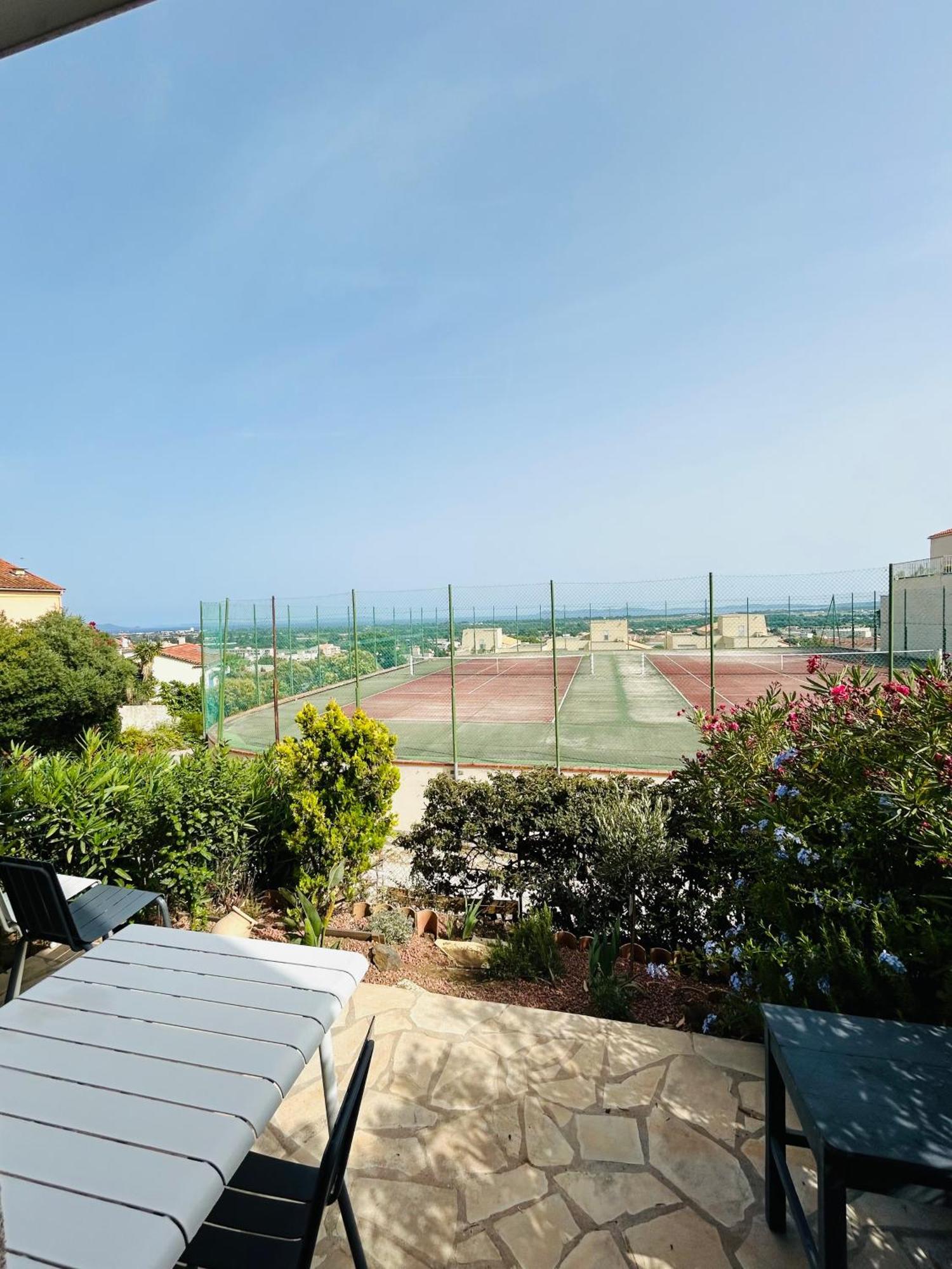 Appartamento Le Soleil Bleu Hyerois Hyères Esterno foto